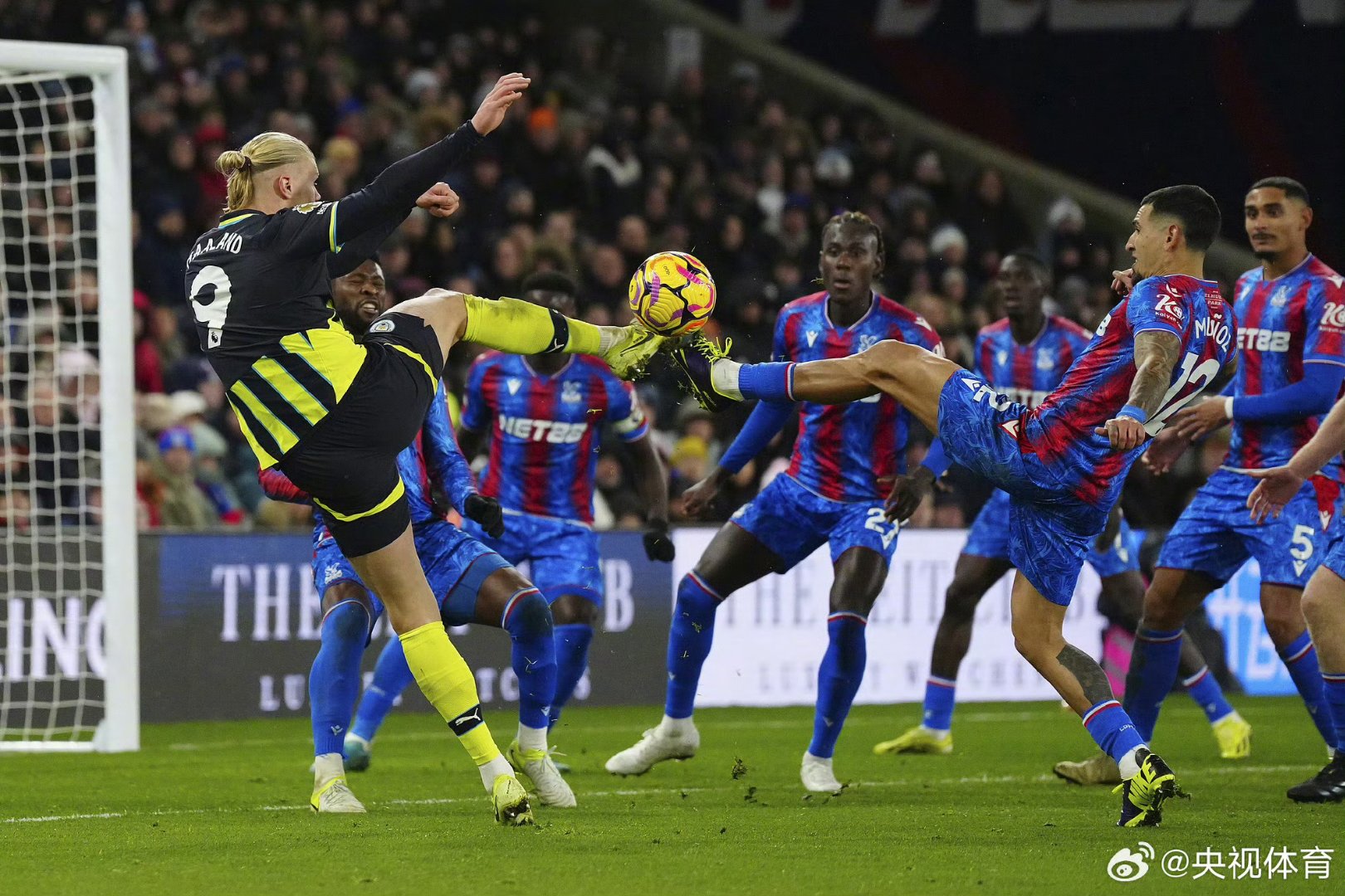 曼城将迎战水晶宫,实力对碰激烈展开 曼城将迎战水晶宫,实力对碰激烈展开