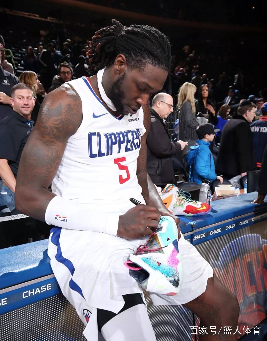 开云体育链接-关于侏罗纪体育工程国球迷欢喜之余又少心关的信息