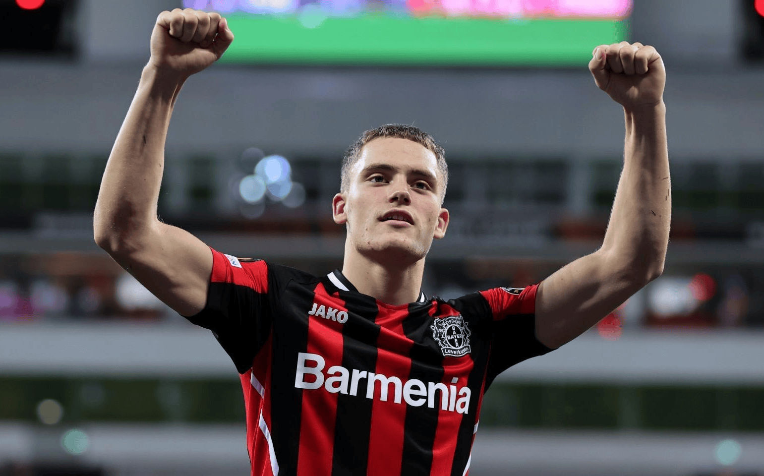 勒沃库森与美因茨对阵，战况激烈