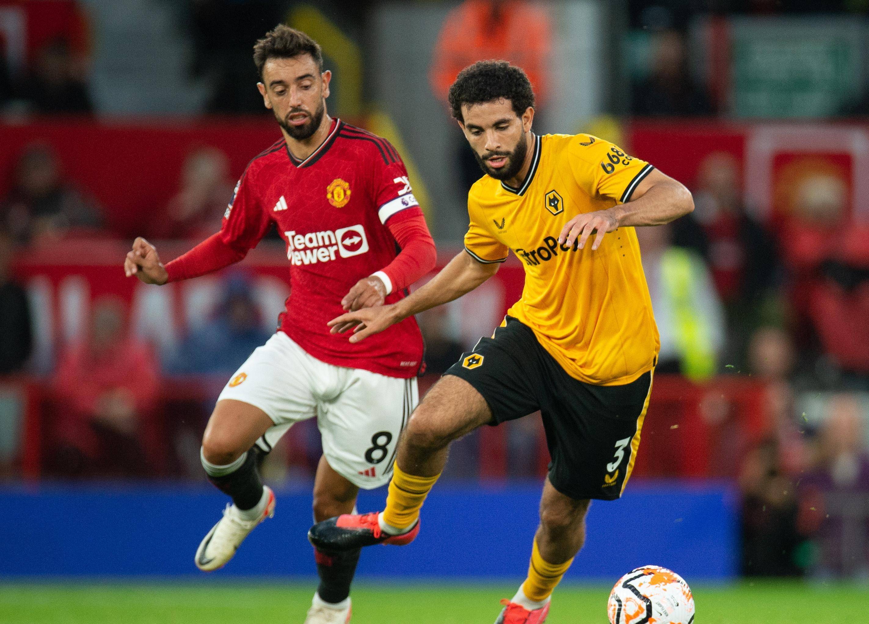 曼联后卫线防守失误不断，阻碍球队前进步伐