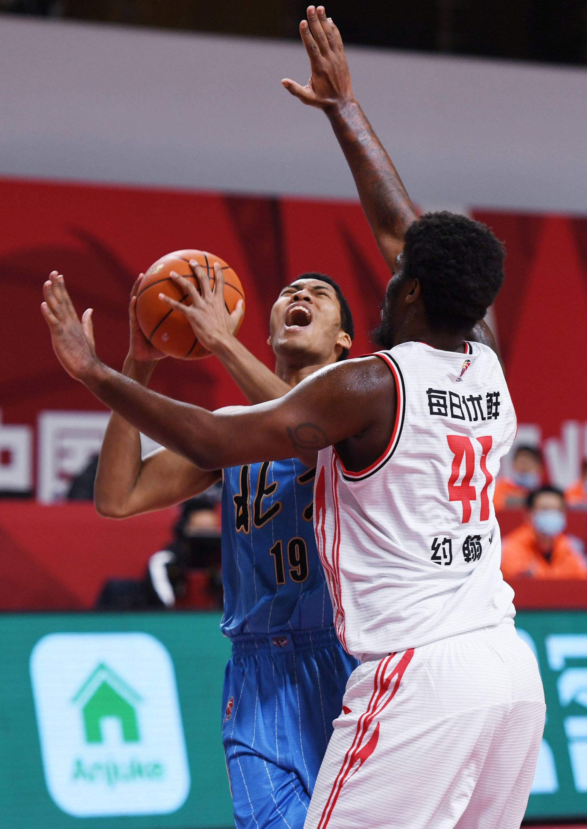 关于沙尔克队遭遇五连败,危险区位置岌岌可危的信息 关于沙尔克队遭遇五连败,危险区位置岌岌可危的信息