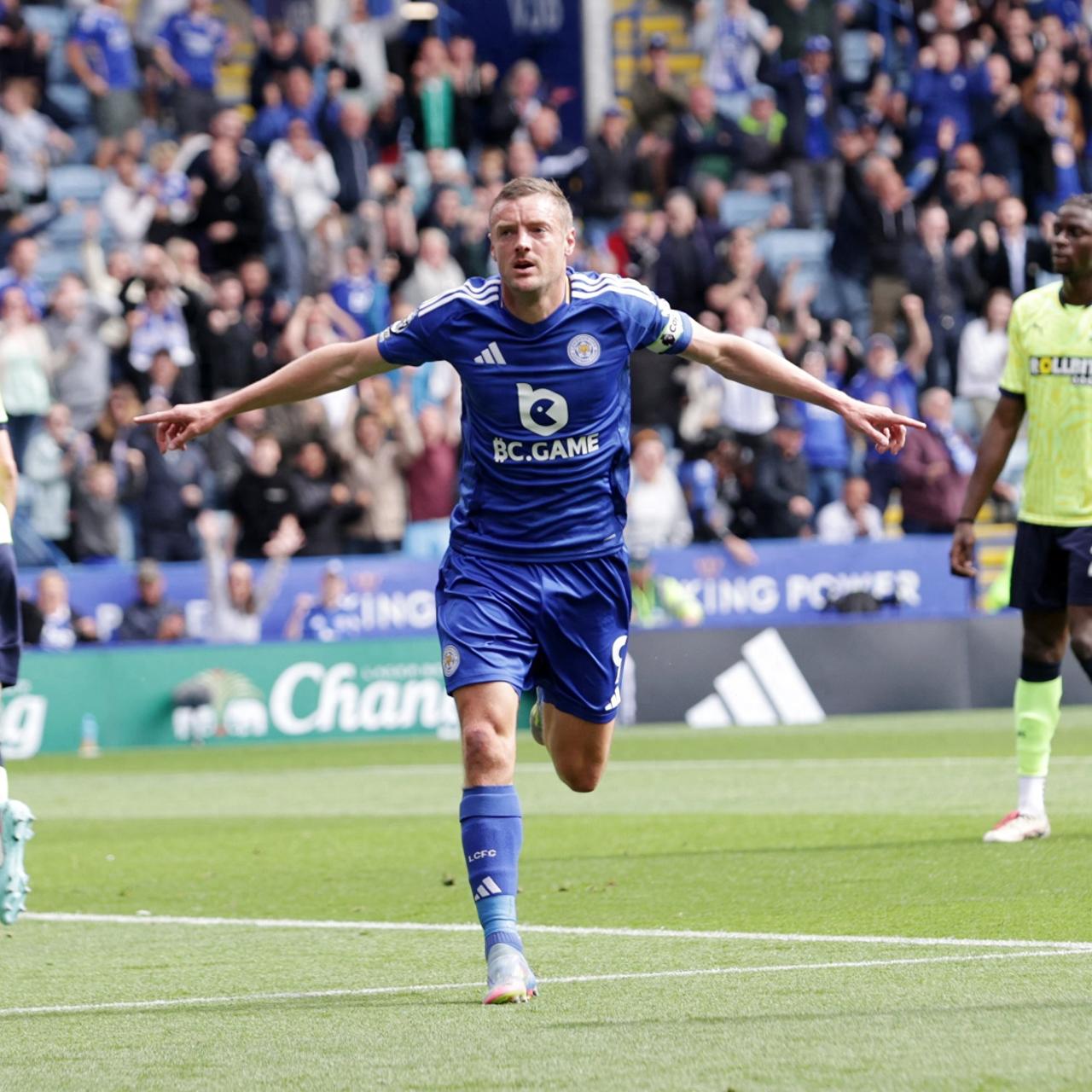 莱斯特城客场告捷,继续领跑英超 莱斯特城客场告捷,继续领跑英超