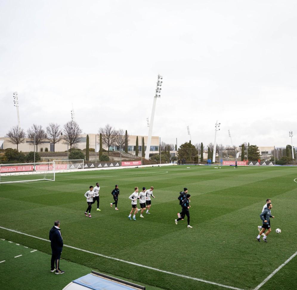 开云体育亚洲官网-皇家马德里狂胜勒沃库森提前晋级淘汰赛的简单介绍