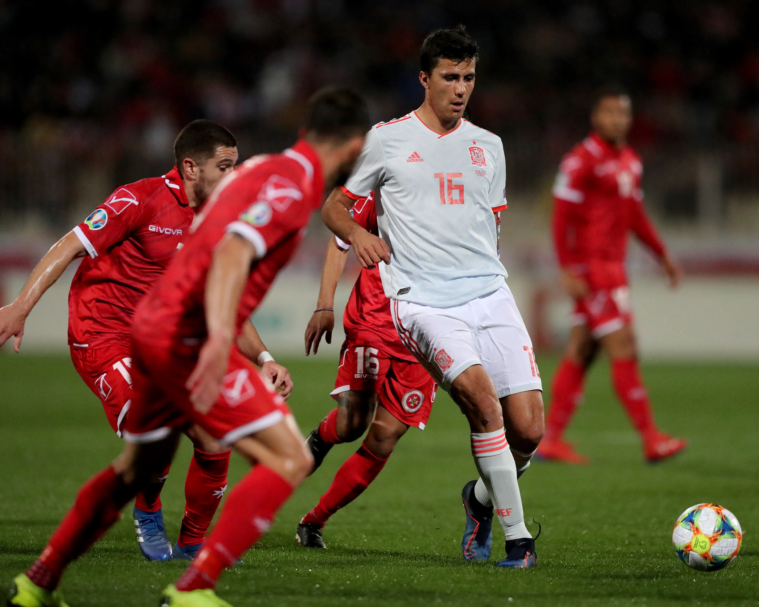 马耳他队强势闯关,备战欧锦赛半决赛 马耳他队强势闯关,备战欧锦赛半决赛