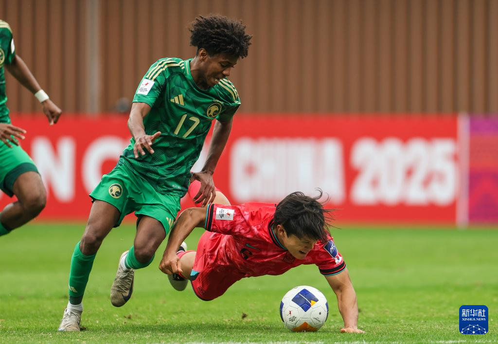 关于沙特阿拉伯球员在高温气候下训练为洲际杯做准备的信息 关于沙特阿拉伯球员在高温气候下训练为洲际杯做准备的信息